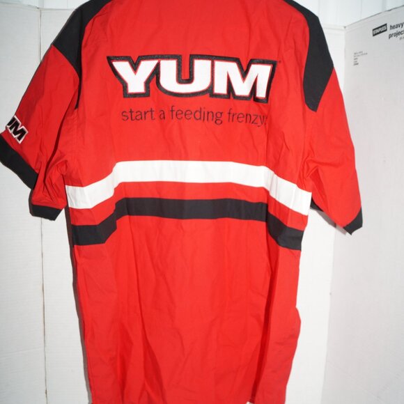YUM Tournament Fishing Shirt XL Feeding Frenzy New NWOT NOS Embroidered Lures - Picture 7 of 8